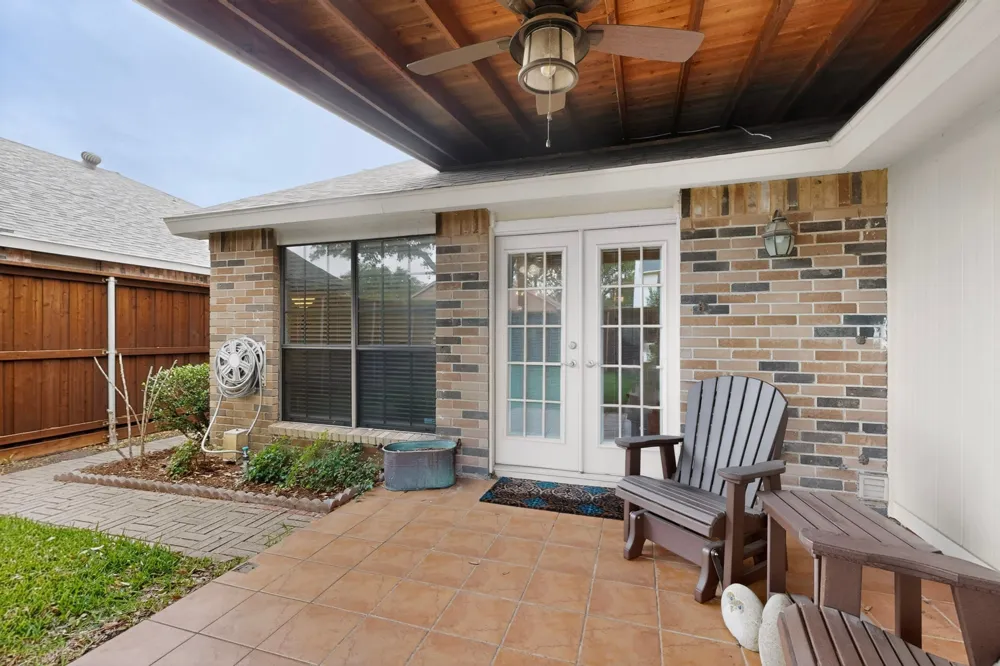1917 Village Creek Drive Garland, TX 75040