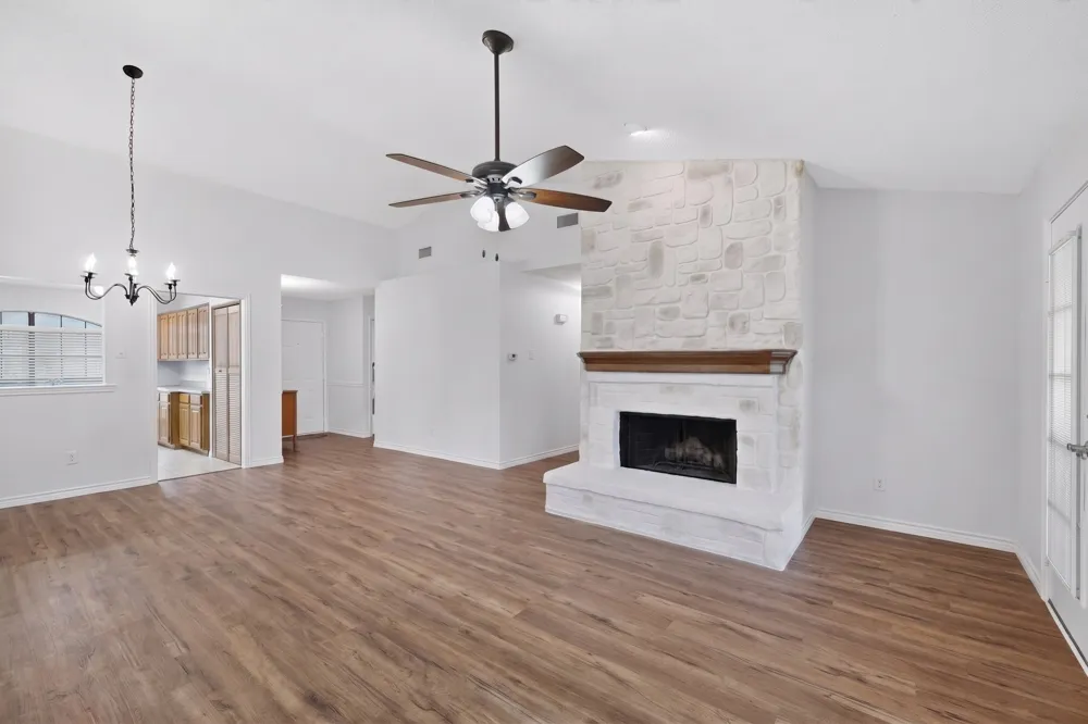 1917 Village Creek Drive Garland, TX 75040
