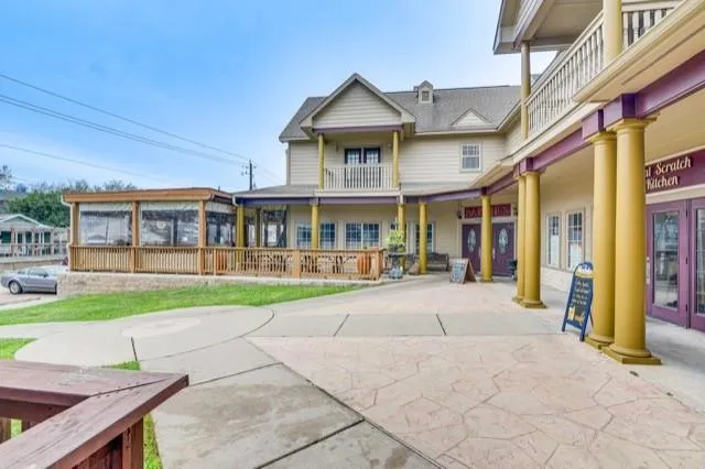 605 6 STREET #D Kemah, TX 77565
