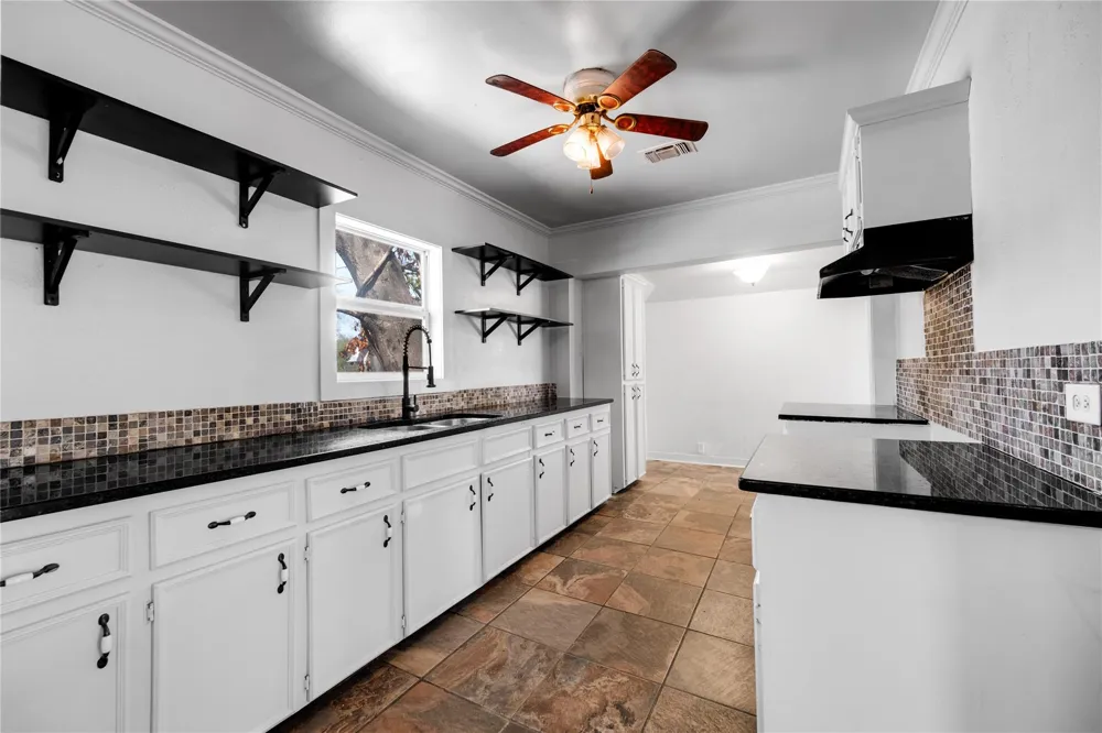 1106 W Rusk St Street Jacksonville, TX 75766