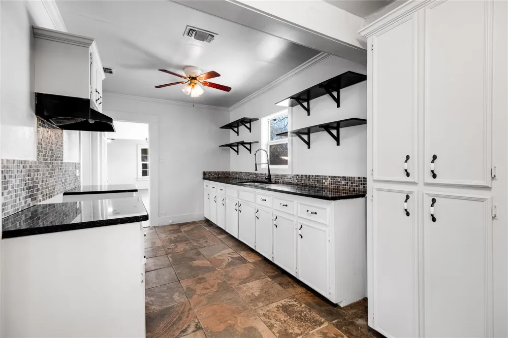 1106 W Rusk St Street Jacksonville, TX 75766