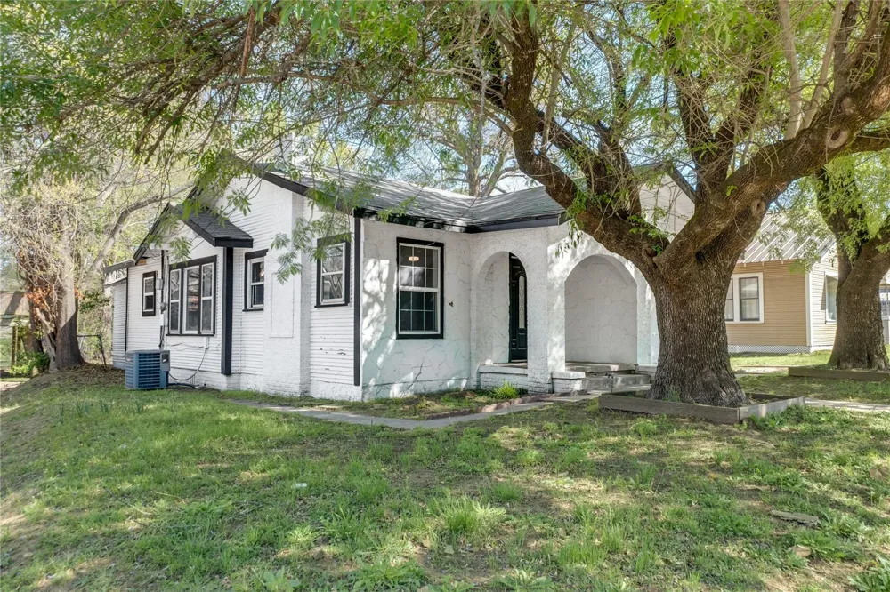 1106 W Rusk St Street Jacksonville, TX 75766