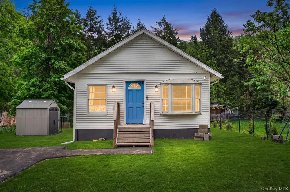 24 Avenue L Godeffroy, NY 12729