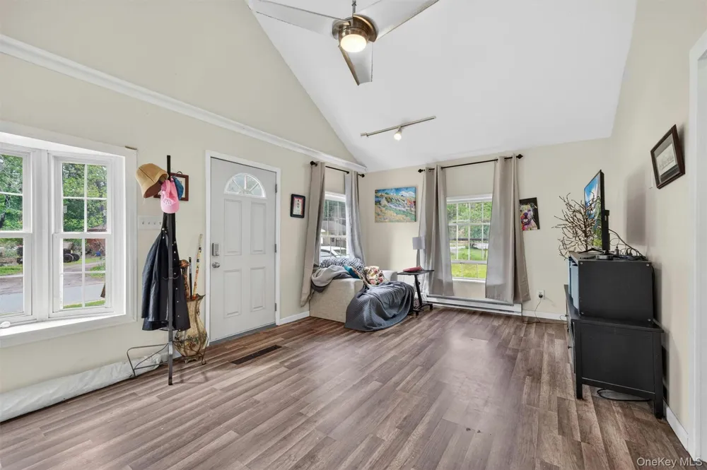 24 Avenue L Godeffroy, NY 12729