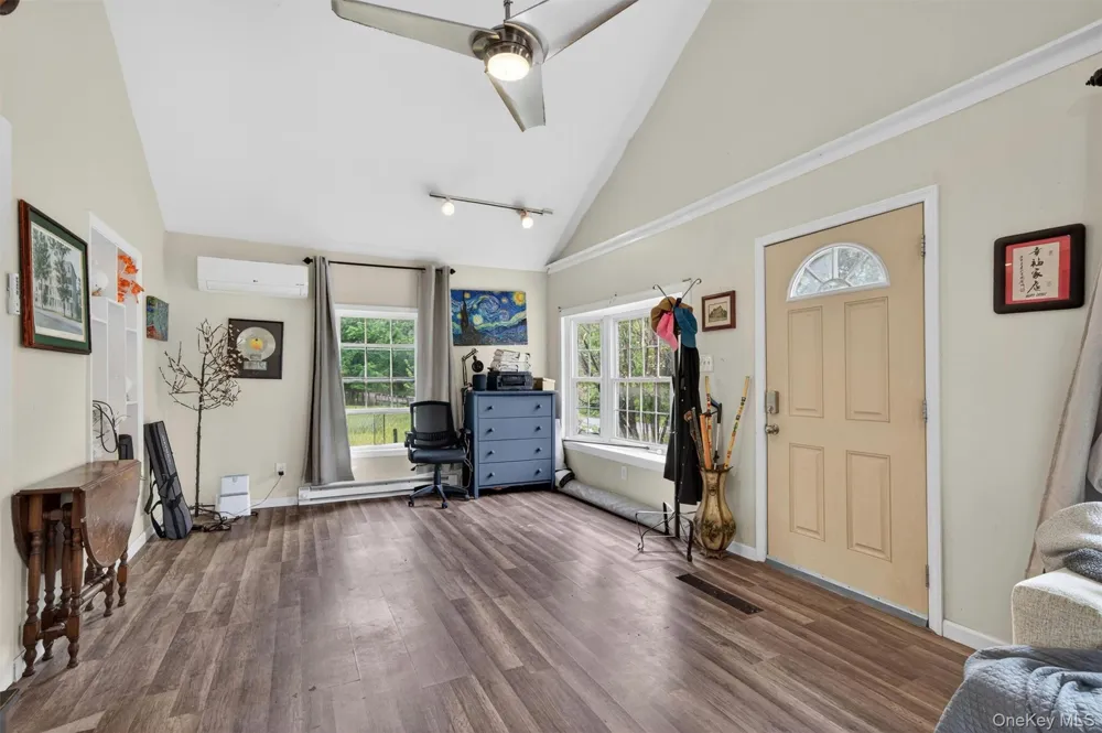 24 Avenue L Godeffroy, NY 12729