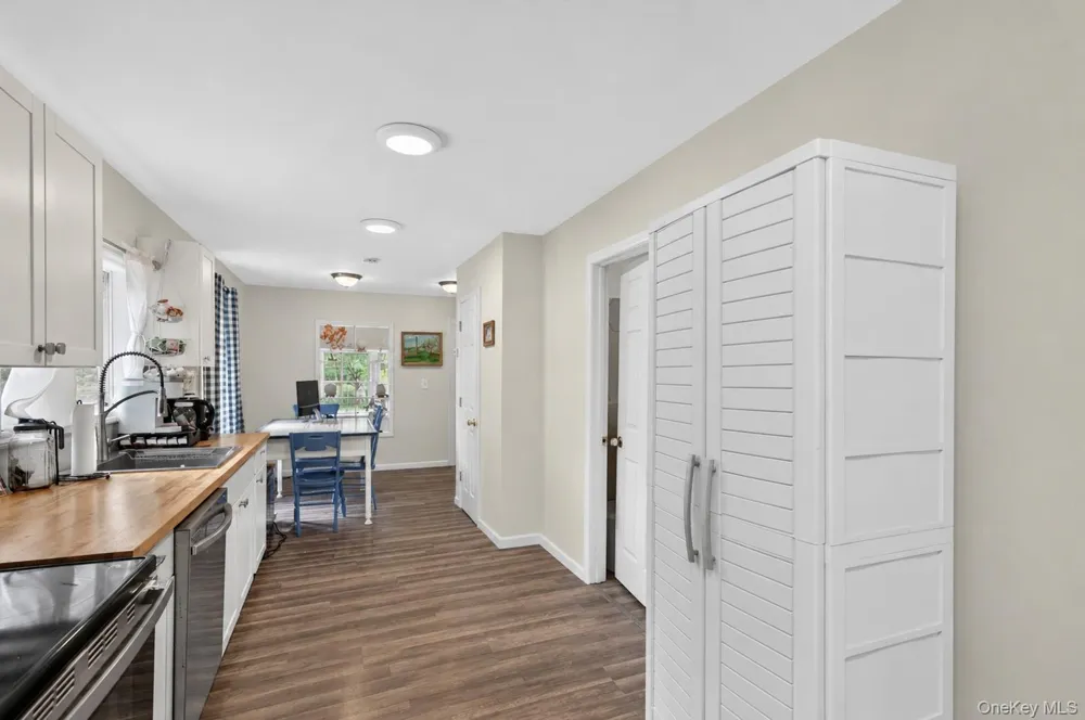 24 Avenue L Godeffroy, NY 12729