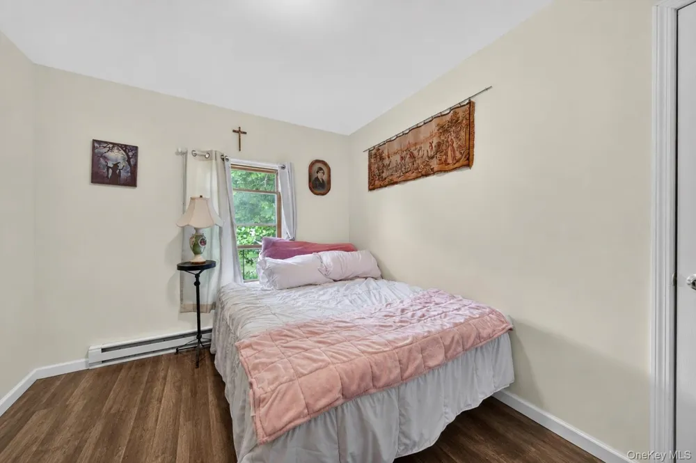 24 Avenue L Godeffroy, NY 12729