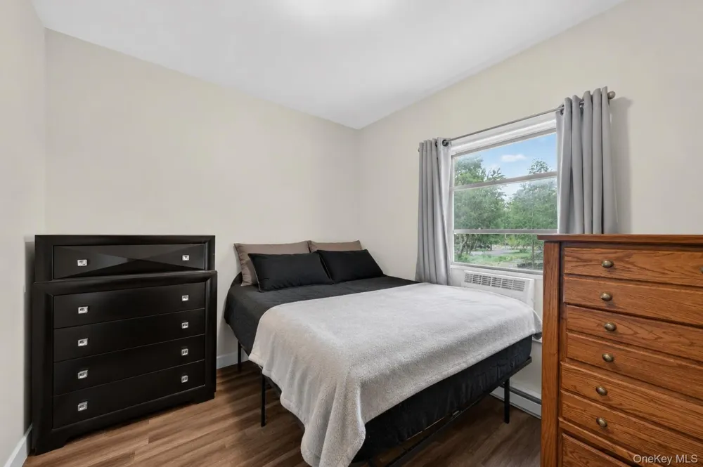 24 Avenue L Godeffroy, NY 12729