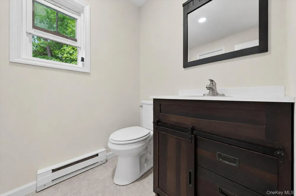 24 Avenue L Godeffroy, NY 12729