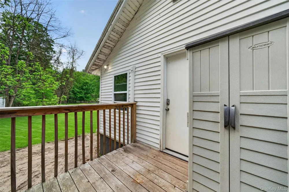 24 Avenue L Godeffroy, NY 12729