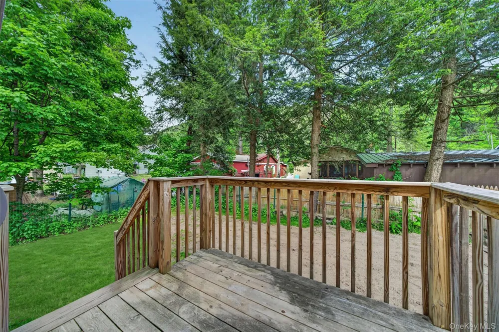 24 Avenue L Godeffroy, NY 12729