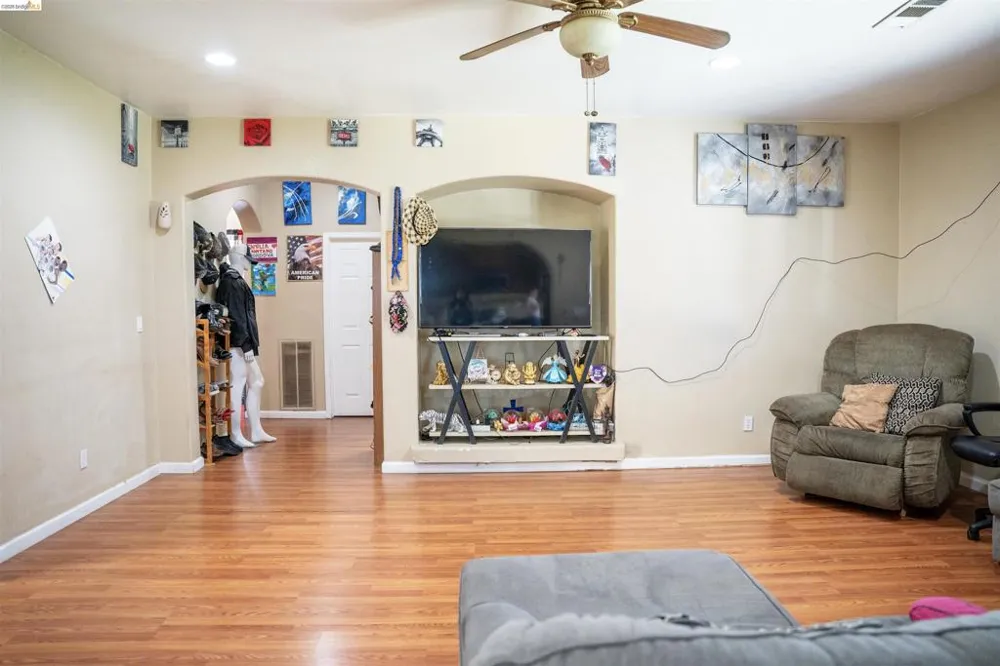 505 Tuscany Ct Patterson, CA 95363