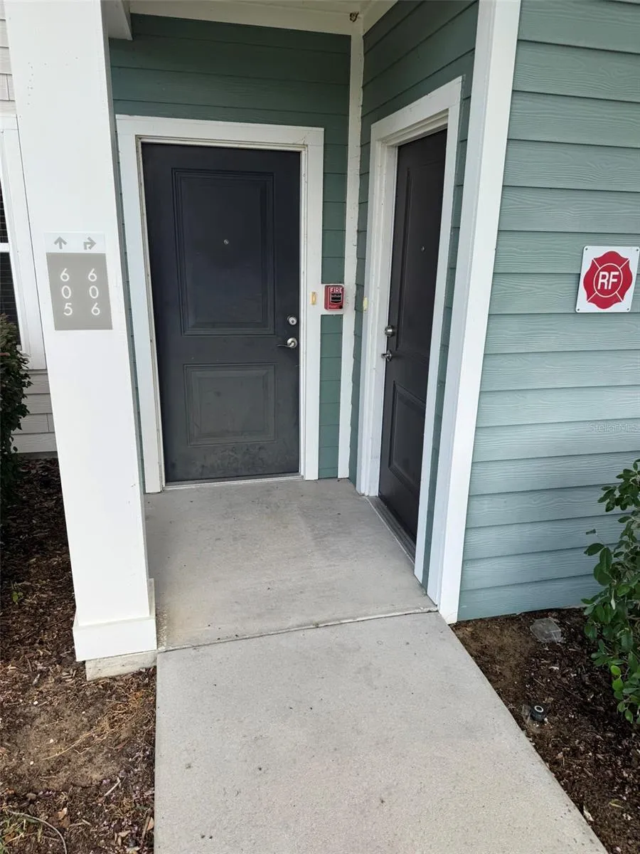 2460 ANN ROU ROAD #606 Tavares, FL 32778