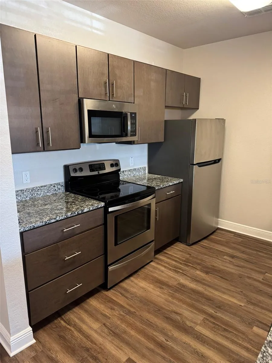 2460 ANN ROU ROAD #606 Tavares, FL 32778