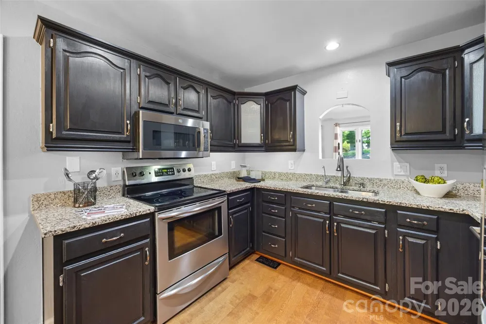 7057 Mariners Court Tega Cay, SC 29708
