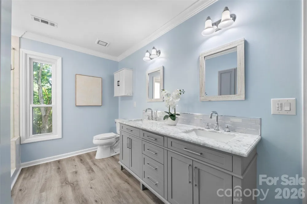 7057 Mariners Court Tega Cay, SC 29708