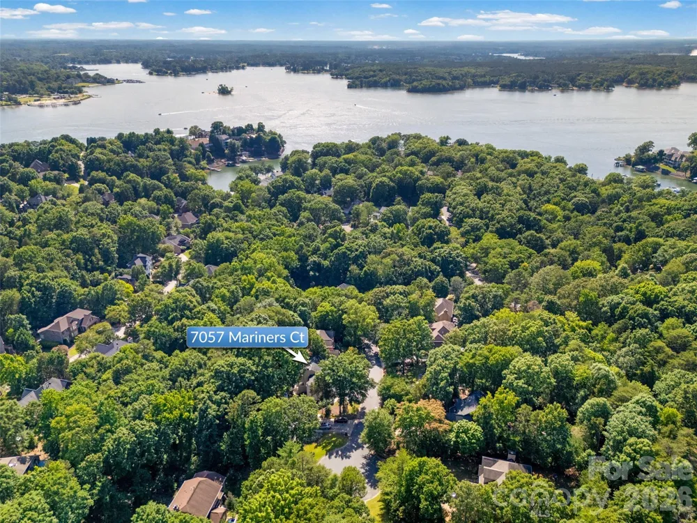 7057 Mariners Court Tega Cay, SC 29708