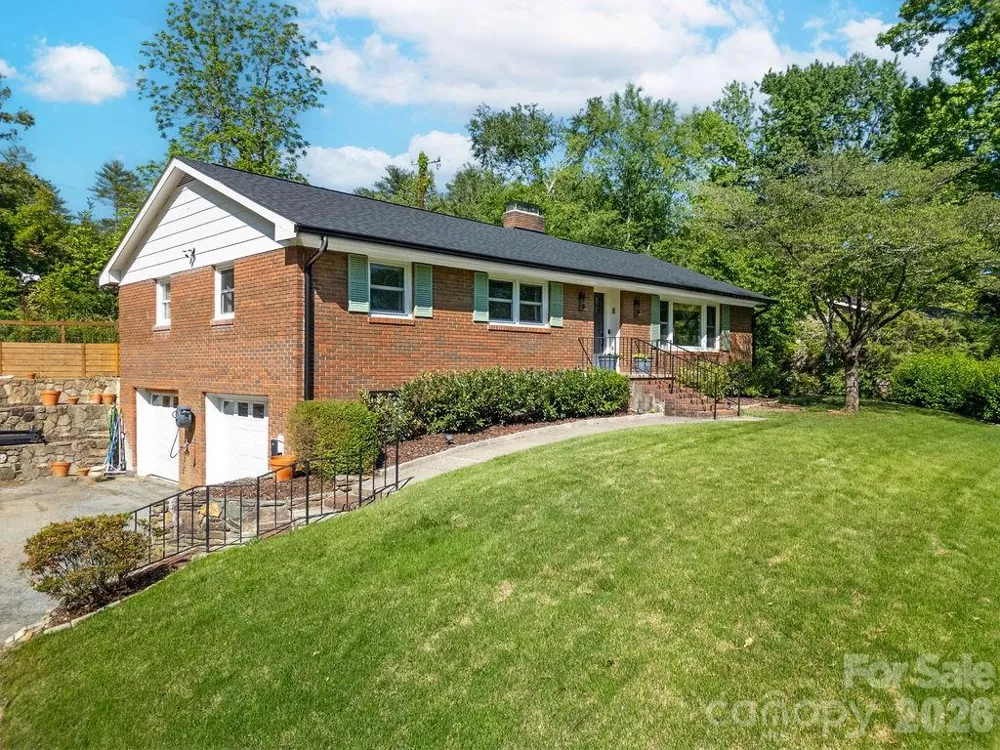 84 Far Hills Terrace Brevard, NC 28712