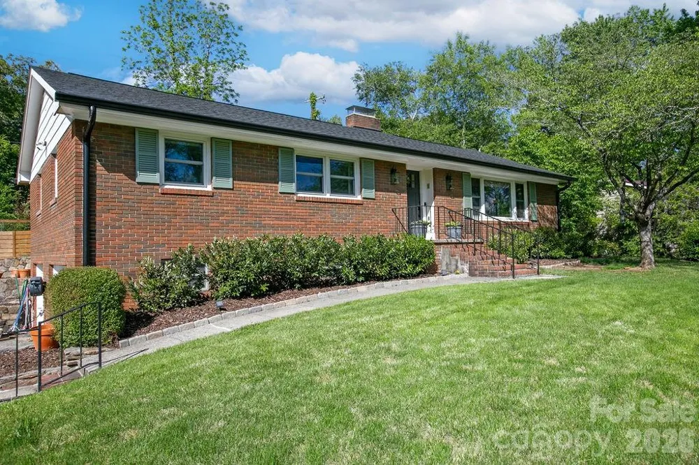 84 Far Hills Terrace Brevard, NC 28712
