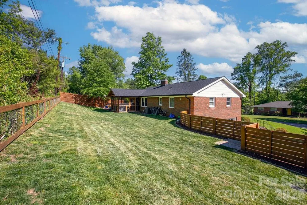 84 Far Hills Terrace Brevard, NC 28712