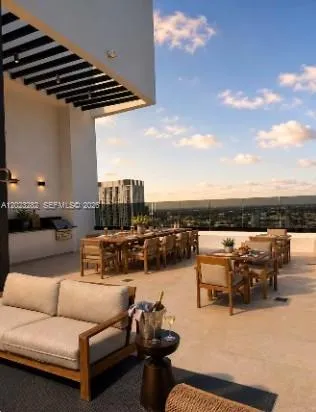 225 Miami Ave #2108 Miami, FL 33128