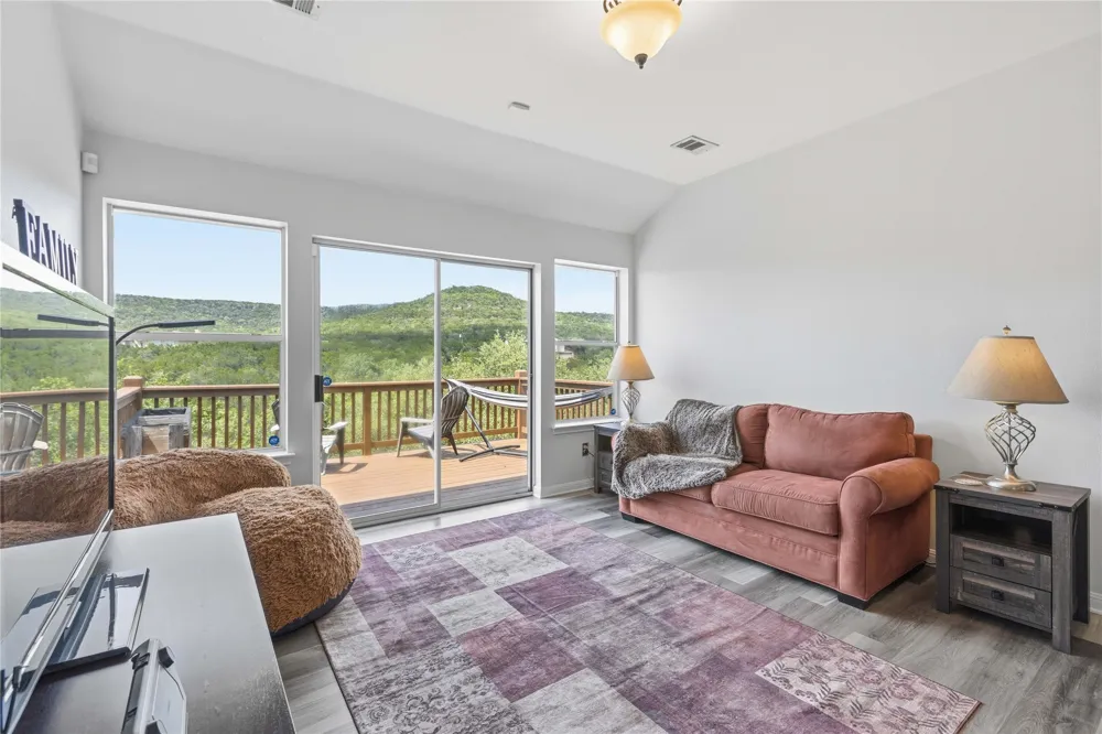 8122 Lime Creek Road Volente, TX 78641