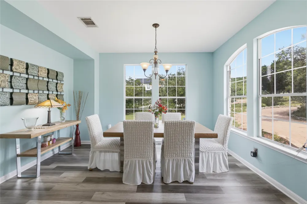 8122 Lime Creek Road Volente, TX 78641