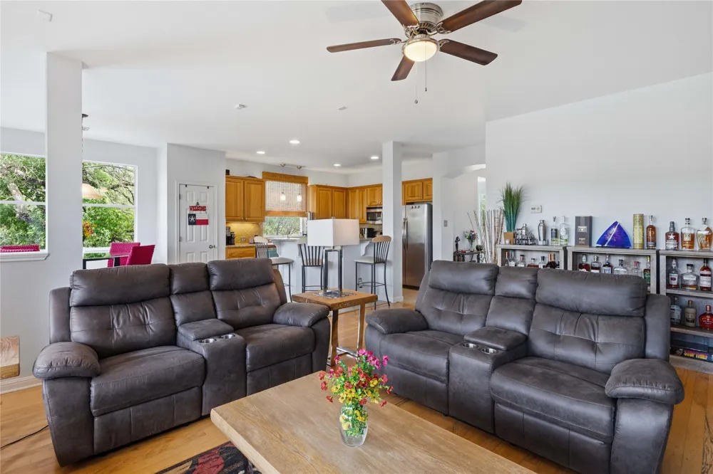 8122 Lime Creek Road Volente, TX 78641