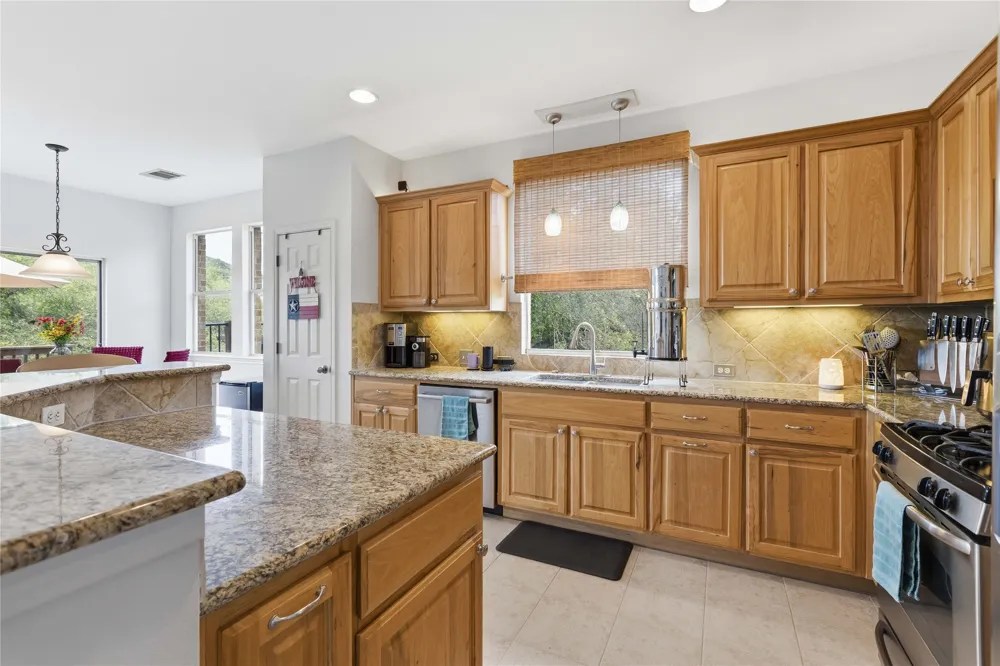8122 Lime Creek Road Volente, TX 78641