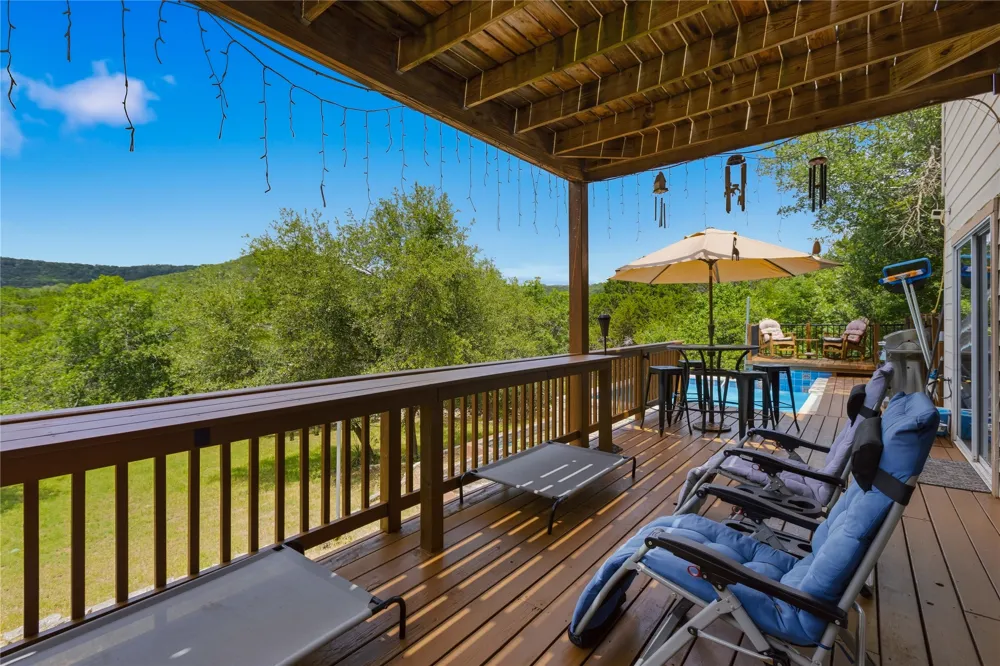8122 Lime Creek Road Volente, TX 78641