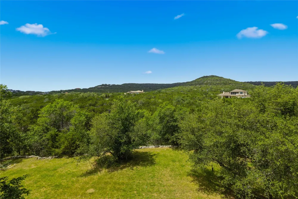 8122 Lime Creek Road Volente, TX 78641