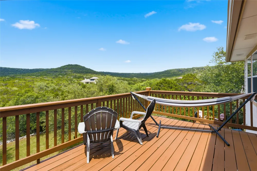 8122 Lime Creek Road Volente, TX 78641