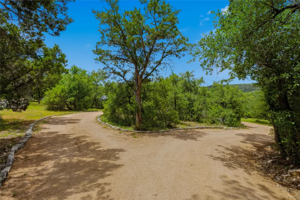 8122 Lime Creek Road Volente, TX 78641