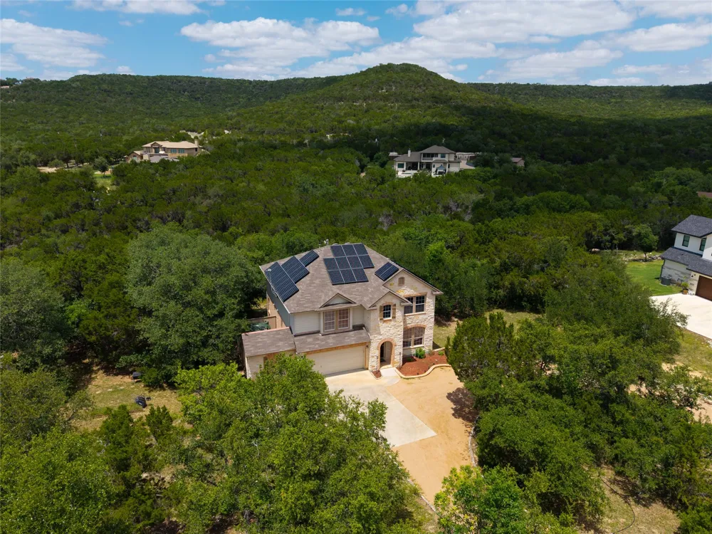 8122 Lime Creek Road Volente, TX 78641