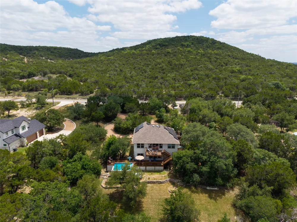 8122 Lime Creek Road Volente, TX 78641