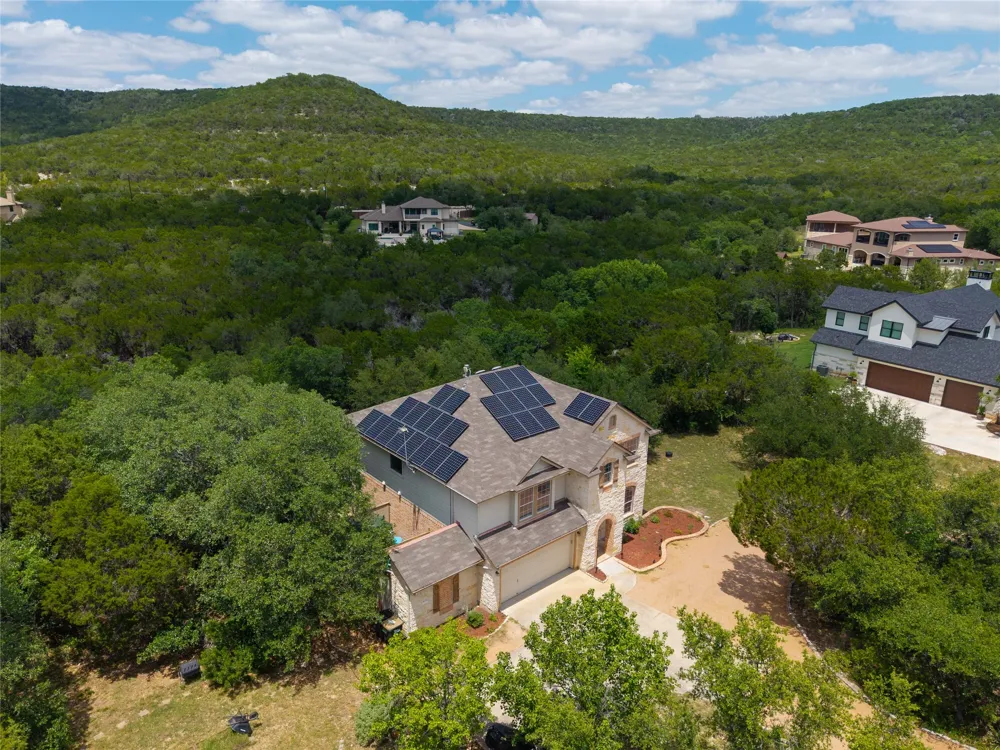 8122 Lime Creek Road Volente, TX 78641