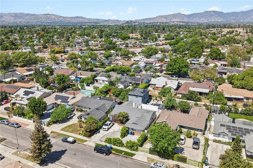 14657 Novice Street Panorama City, CA 91402