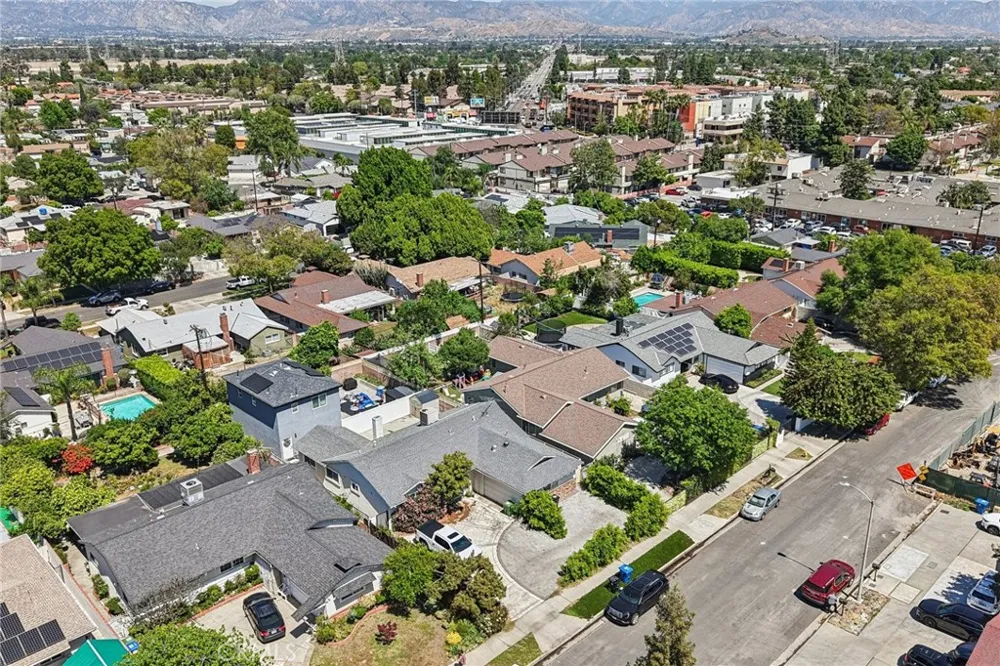 14657 Novice Street Panorama City, CA 91402