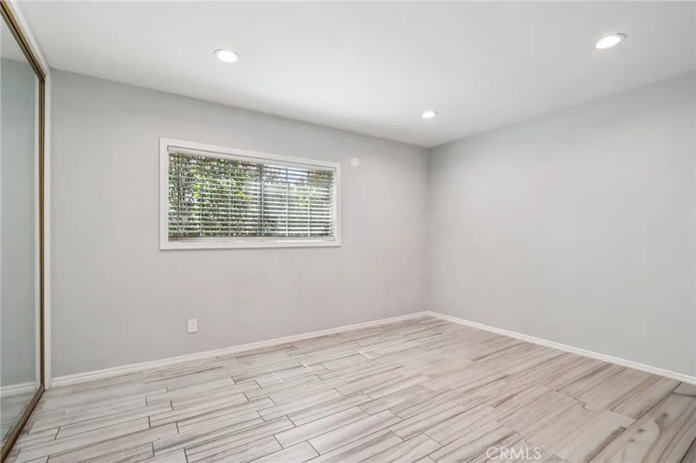 14657 Novice Street Panorama City, CA 91402