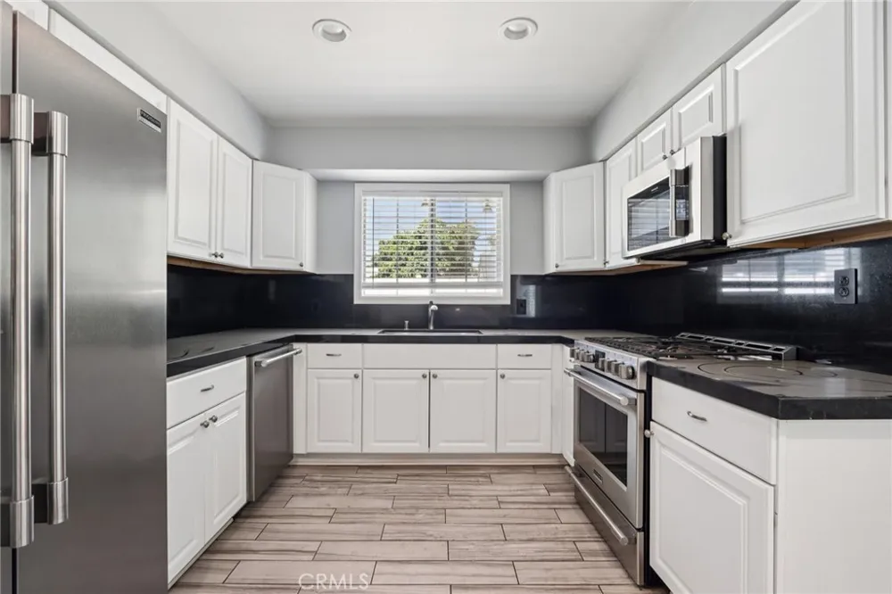 14657 Novice Street Panorama City, CA 91402