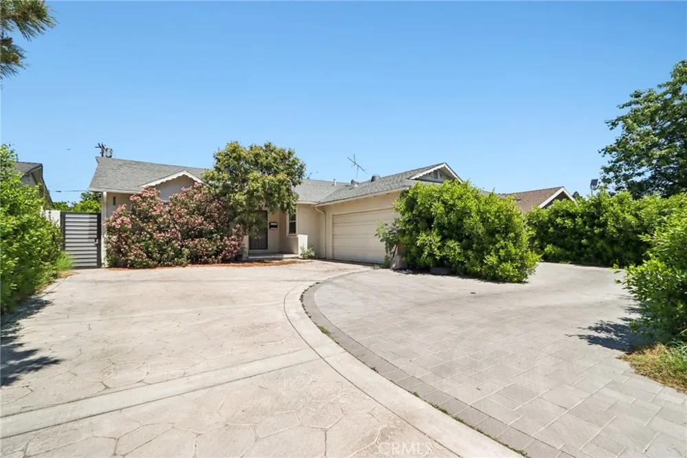 14657 Novice Street Panorama City, CA 91402