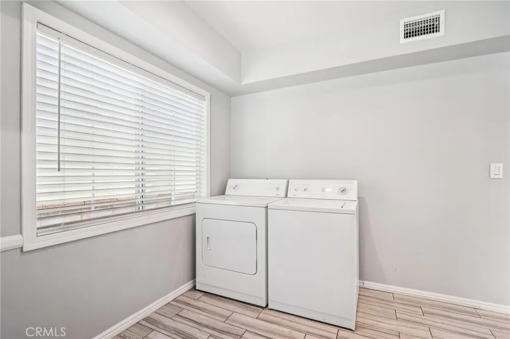 14657 Novice Street Panorama City, CA 91402