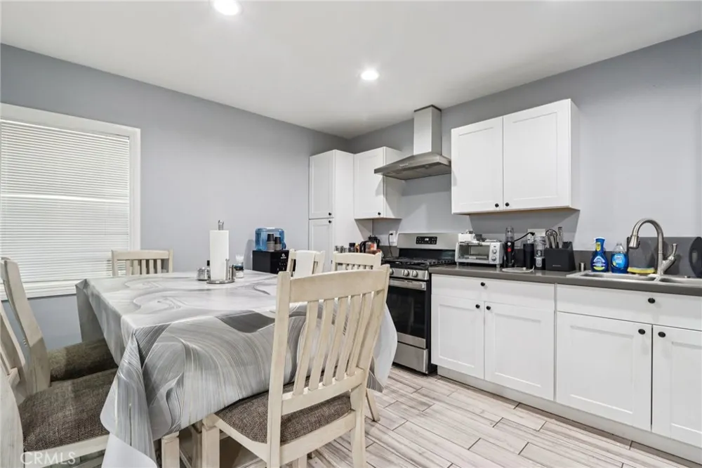 14657 Novice Street Panorama City, CA 91402