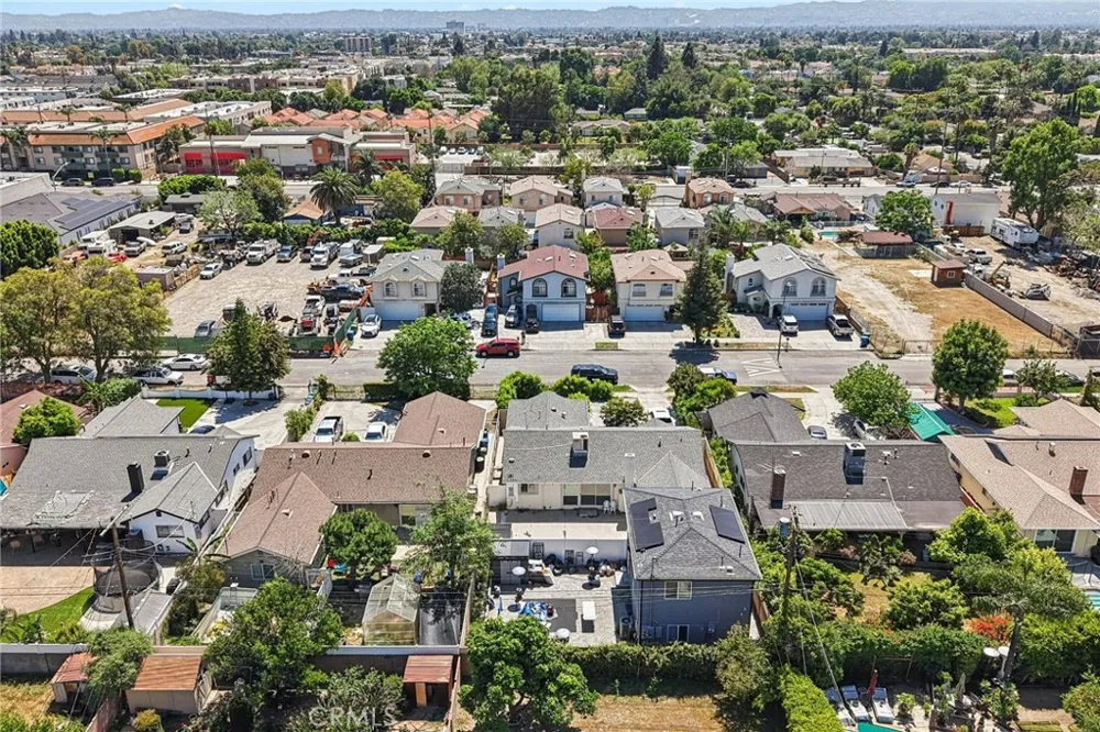 14657 Novice Street Panorama City, CA 91402