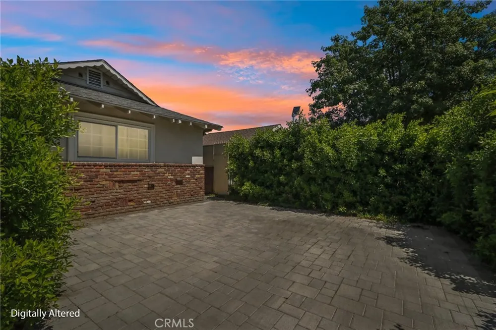 14657 Novice Street Panorama City, CA 91402