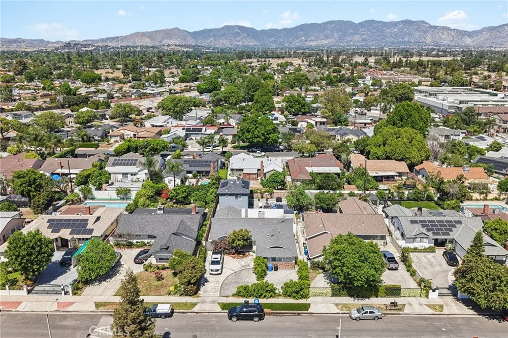 14657 Novice Street Panorama City, CA 91402