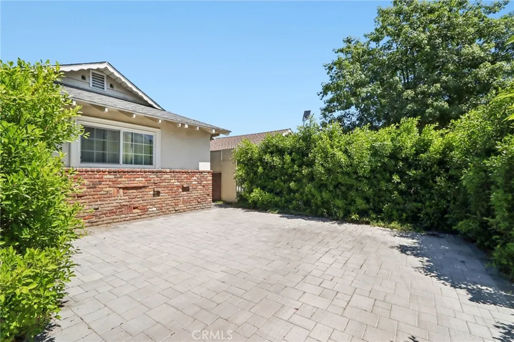 14657 Novice Street Panorama City, CA 91402