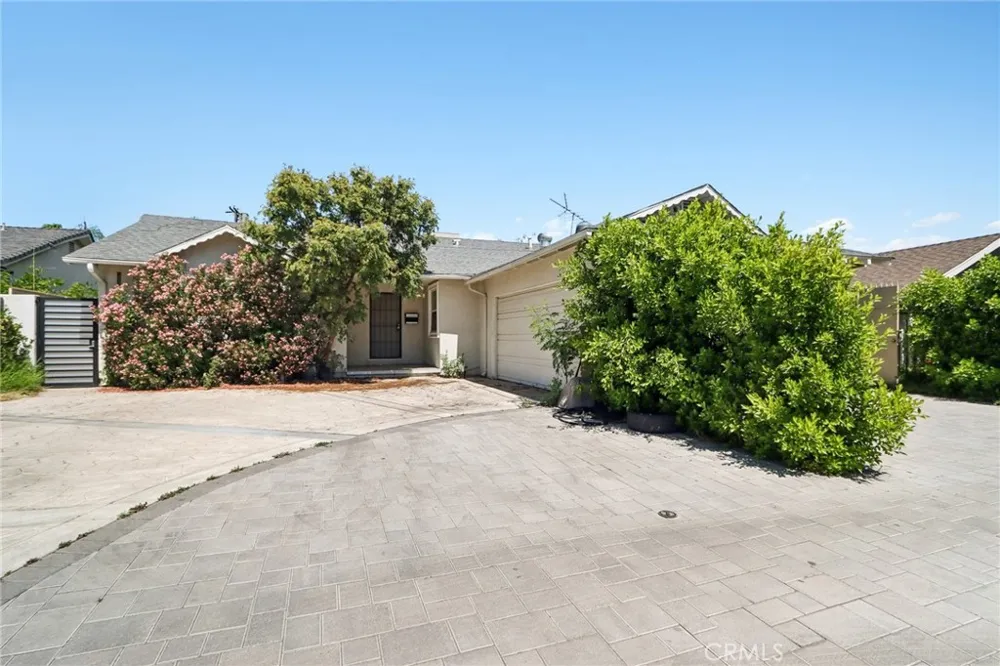 14657 Novice Street Panorama City, CA 91402