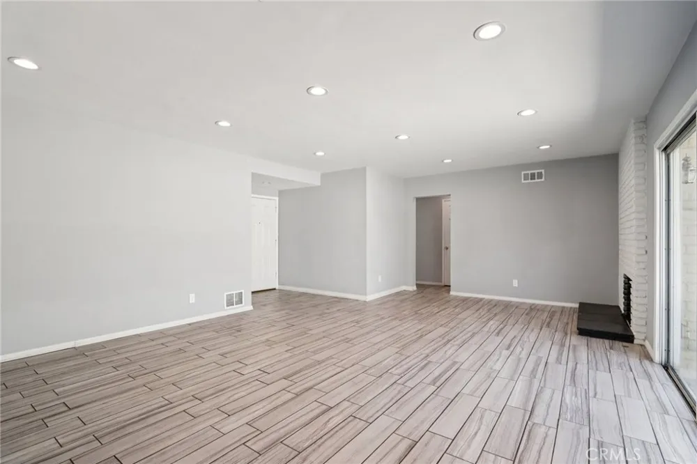 14657 Novice Street Panorama City, CA 91402