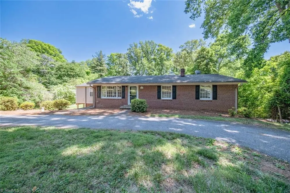 3155 Rainbow Avenue Pfafftown, NC 27040
